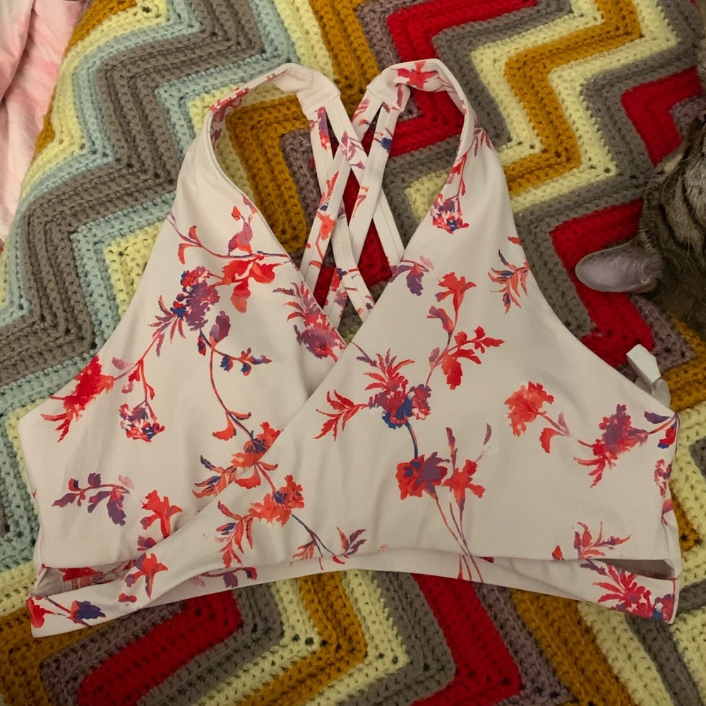 Gorgeous Front Wrap Fabletics Sports Bra